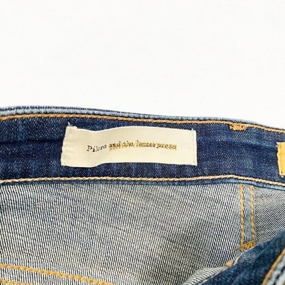 Pilcro and the Letterpress stretch mid-rise stet fit dark wash denim jean shorts - Picture 4 of 12